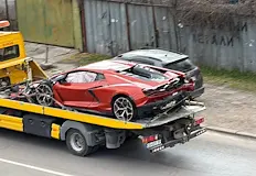 Откриха част от луксозния автопарк край Елин ПелинРайонната прокуратура в