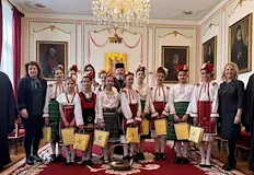 Децата получиха напътствия и благословията на митрополит НаумПетокласнички от Основно