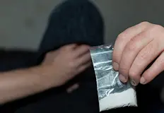 Спипаха 24 годишен с кокаин и електронна везнаПетима души попаднаха в