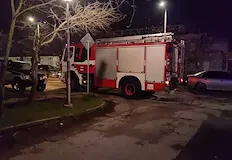 Две пожарни полиция и линейка пристигнаха на мястото на инцидента