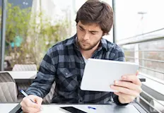 Изследват онлайн навиците на 174 семейства в РусенскоНационалният статистически институт