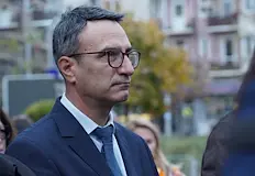 Служебният енергиен министър инспектира първата гигантска батерия за ток у
