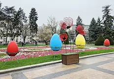 Общинското предприятие Русе арт преобрази площад Свобода Центърът на Русе придобива