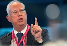 САЩ налагат незабавна военноморска блокада на Ормузкия протокЦената на суровия