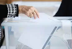 Жената успяла да пусне над 10 гласа пред очите на