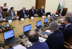 Правосъдието иска наказания за компрометирани магистратиСлужебното правителство устоява на координирани