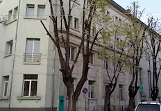 Възпитаниците на гимназията излизат на една сцена с Държавна опера