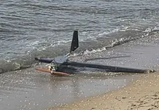 Специализиран екип на ВМС изследва машинатаВоеннослужещи от Военноморските сили извлякоха