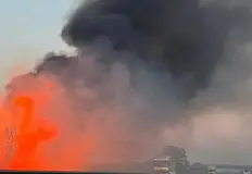 Пламъците стигнаха до асфалта на пътя за БургасОгромен пожар избухна