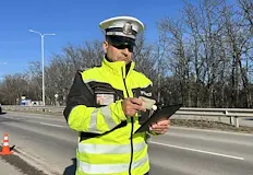 Нарушителят отнася над 400 евро глоба и остава без книжкаШофьор