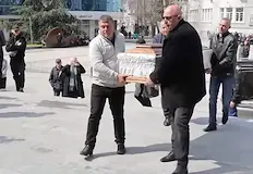 Стотици изпратиха с мълчание легендата на странджанската музикаБургас се прости