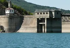 Водоемът изпуска по 7 кубика в секунда реките Янтра и