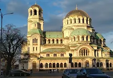 Богата културна програма и исторически турове превземат града днесС десетки