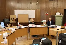 Областният управител иска да сложи край на опашките за изборни