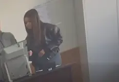 Видеокадри запечатаха как външни лица диктуват вота в село ВеликденчеСериозни