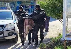 Полицията арестува петима и конфискува хиляди евро преди изборитеПетима души