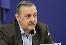 Епидемиологът развенчава митовете за имунизациите на фона на 80 заразени