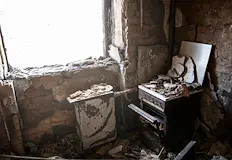 Огнеборци от две служби спасиха съседни оранжерии и пчелинЕдноетажна масивна