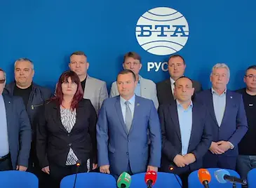 Кметове предупреждават за нашествие от комари край Дунава