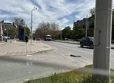 Опасна шахта зее на булевард "Липник"