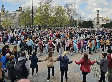 Великденско хоро се изви в центъра на Русе