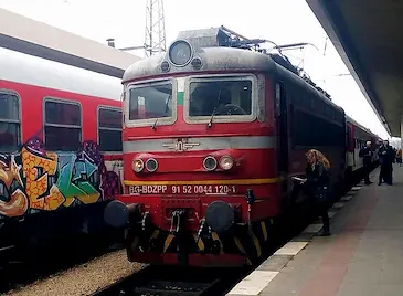 Ограничиха скоростта на влаковете между Горна Оряховица и Дъбово