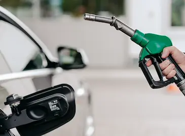 Цената на дизела подгони 2 евро за литър