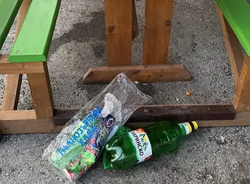 Младежи превърнаха детска градина в Русе в бунище