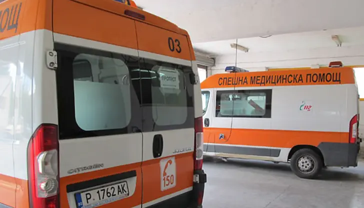 Участници в мелето са с фрактури, потрошена е кола Участници в мелето са с фрактури, потрошена е кола