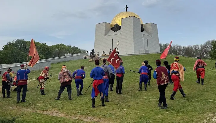 Стотици русенци почетоха паметта на борците за национална свобода