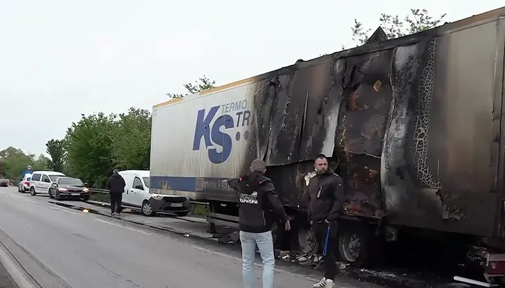 Инцидентът предизвика километрично задръстване край Пловдив
