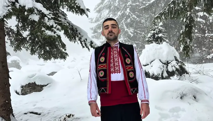 Христо Атанасов е сред тримата финалисти за България и търси подкрепа в мрежата