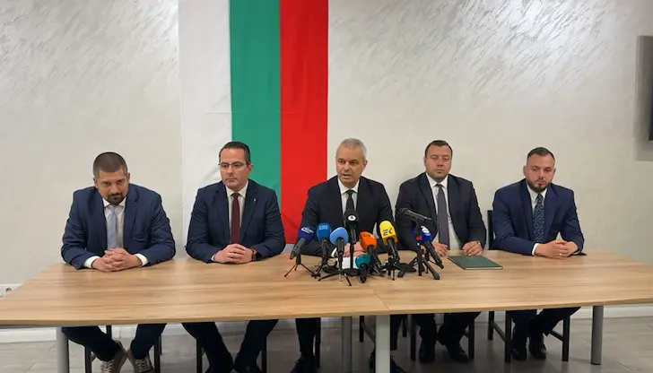 Лидерът на "Възраждане" прехвърли цялата отговорност върху формацията на Румен Радев