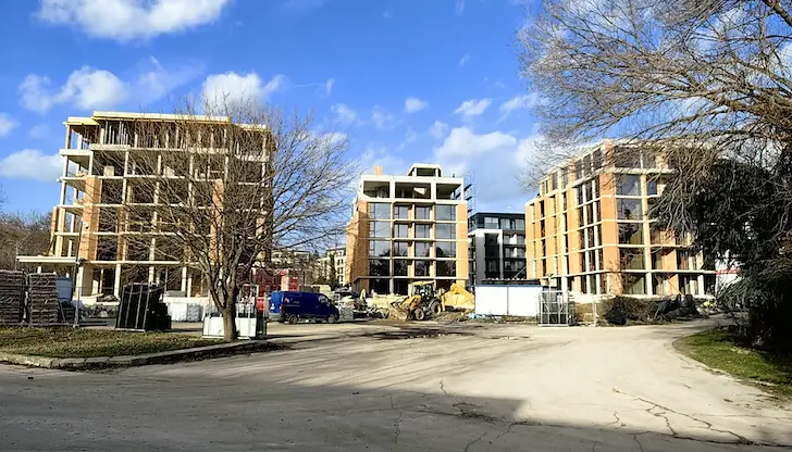 Инвестиционната еуфория стихна, но жилищата не поевтиняват