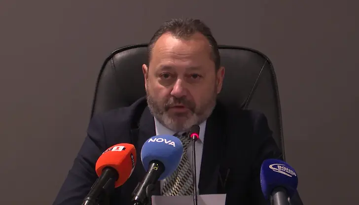 Държавата реже финансирането на услугата през договорите за ремонт