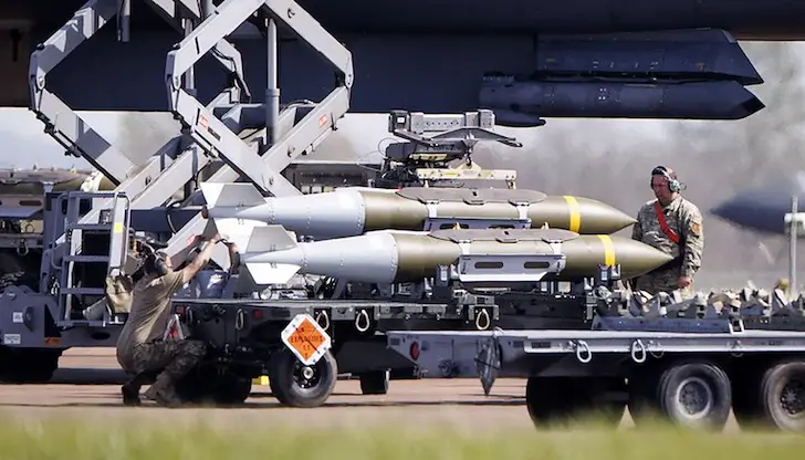 Пекин отрича да пренасочва зенитни комплекси към Техеран Пекин отрича да пренасочва зенитни комплекси към Техеран