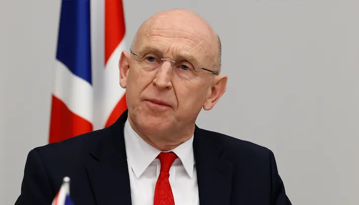 Британски кораб ще чисти мини в Ормузкия проток Британски кораб ще чисти мини в Ормузкия проток