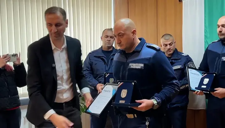 Младши инспектор Мартин Петров и екипът му получиха отличия