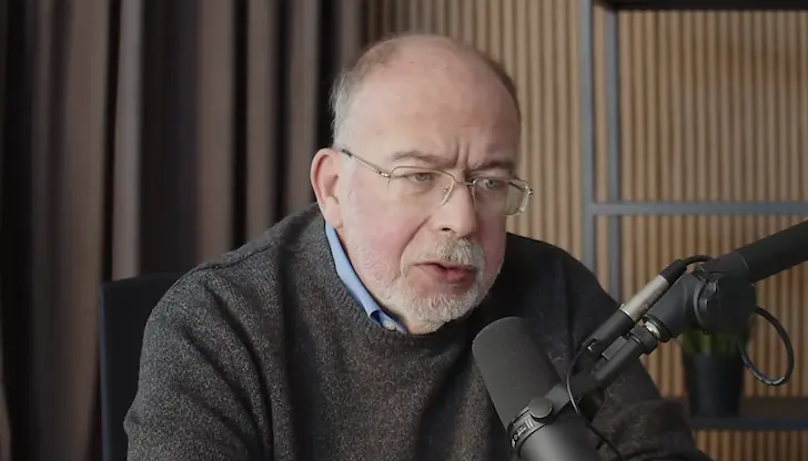 Социологът отхвърли обвиненията, че бившият държавен глава обслужва руски интереси