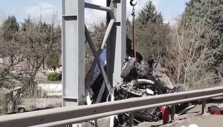 Ранени са 14 пътници при тежкия удар в район Кахраманказан