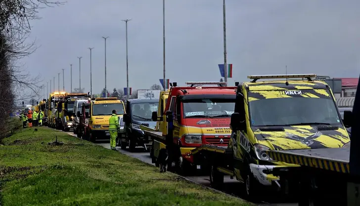 Браншът обвини регионалния министър Николай Найденов, че преговаря с мародери Браншът обвини регионалния министър Николай Найденов, че преговаря с мародери