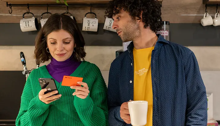 Приложението предлага до 10% кешбек и безплатна доставка e Приложението предлага до 10% кешбек и безплатна доставка e