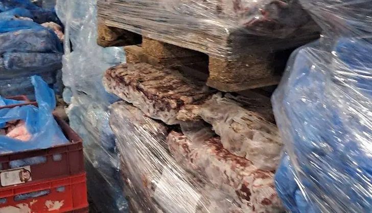 Инспекторите насочват за унищожаване над 6500 килограма животински продукти Инспекторите насочват за унищожаване над 6500 килограма животински продукти