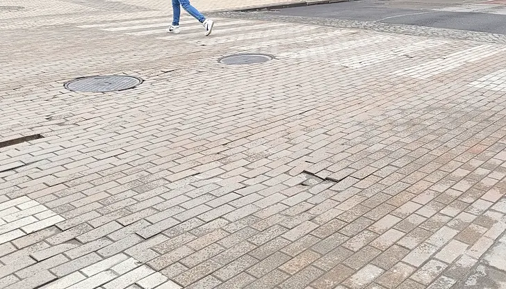 Институциите мълчат, докато граждани спасяват положението с подръчни материали