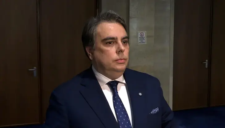 Лидерът на ПП и синдикатите чертаят спешни антикризисни мерки Лидерът на ПП и синдикатите чертаят спешни антикризисни мерки