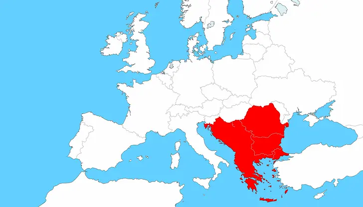 Кристиан Фройдинг инспектира германския контингент в Сараево Кристиан Фройдинг инспектира германския контингент в Сараево