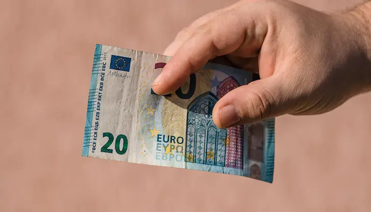 Помощта се изплаща автоматично на по-голямата част от правоимащите Помощта се изплаща автоматично на по-голямата част от правоимащите