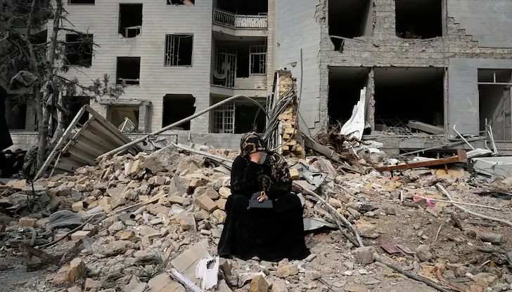 Иранските власти съобщават за стотици засегнати училища и здравни центрове Иранските власти съобщават за стотици засегнати училища и здравни центрове