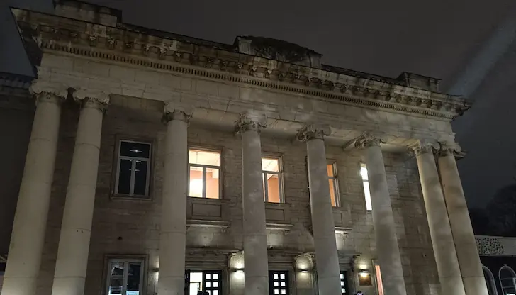 Четири вокални формации се събират на сцената в зала "Филхармония" Четири вокални формации се събират на сцената в зала "Филхармония"