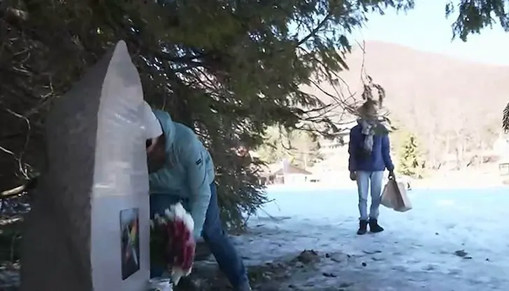 Майката на Николай Златков отхвърли официалната версия за групово самоубийство Майката на Николай Златков отхвърли официалната версия за групово самоубийство